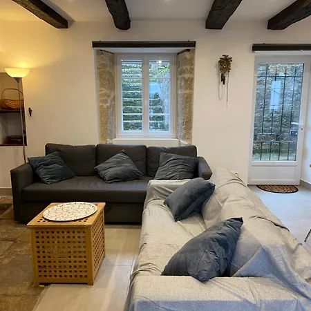 Prázdninový dům L'echappee Belle, Vue Panoramique Sur La Campagne Saint-Saturnin-de-Lenne